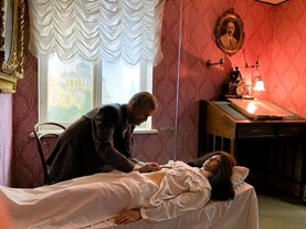 Земський лікар у покоях дами.